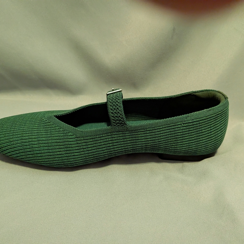 Vivaia Women's Classic Green Flats Size 10 - Picture 7 of 9